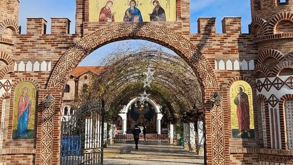 Moaștele întregi ale Sfintei Împărătese Elena ajung în premieră în România: un moment istoric de rugăciune și reculegere. Programul complet de la Mănăstirea Pantocrator