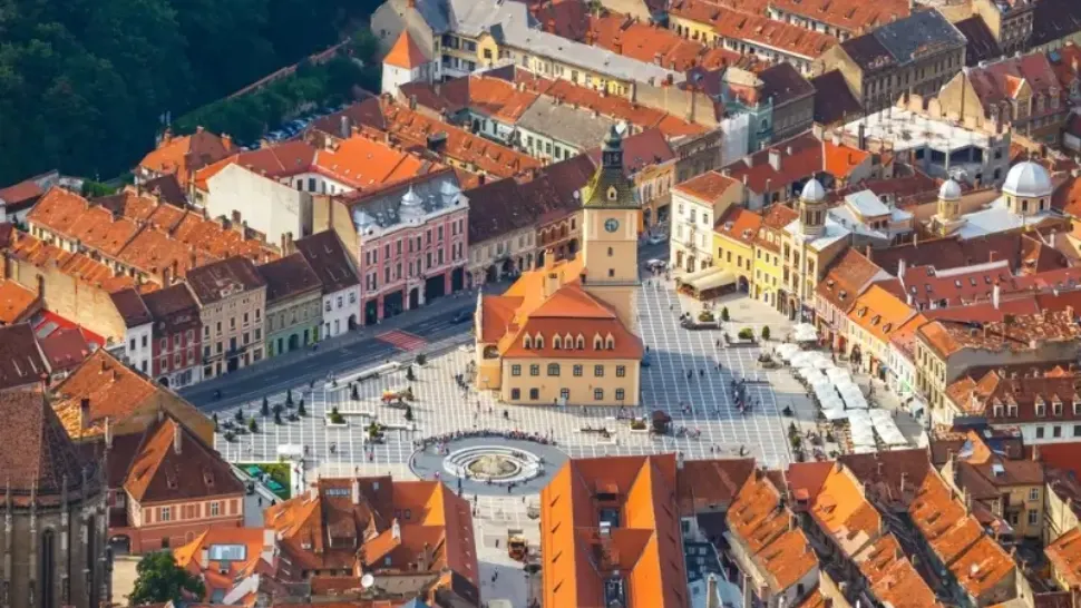 Un oraș din România crește taxa pentru turism la 10 lei.