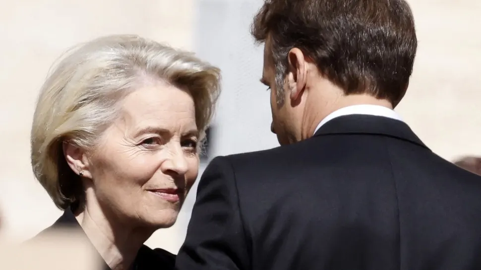 Ursula von der Leyen și Emmanuel Macron la funerariile Papei Francisc. Foto: Profimedia