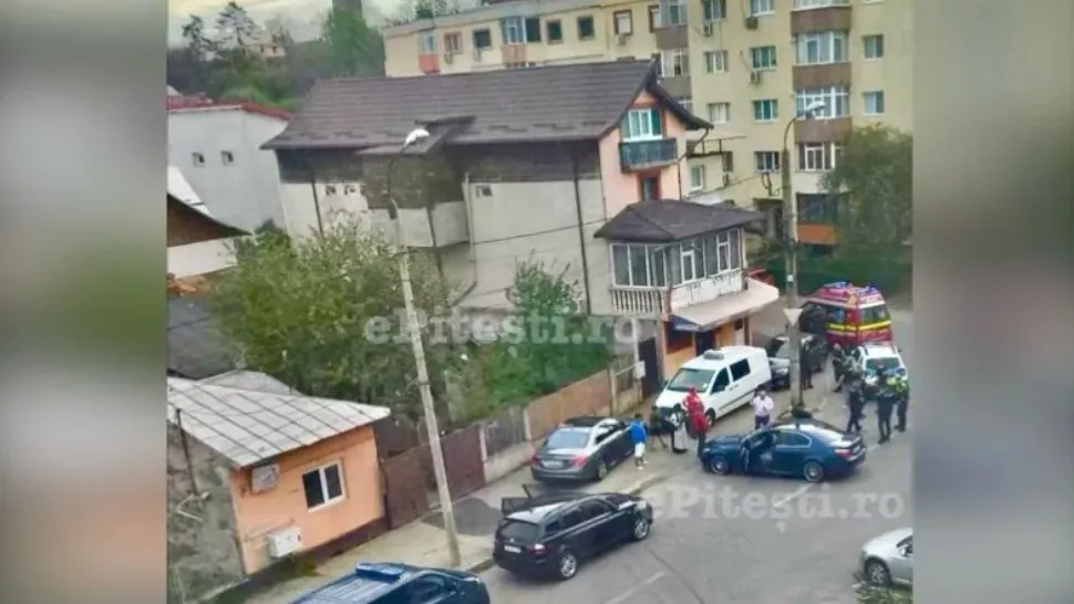 Scandal cu topoare, în plină stradă la Pitești: autoritățile au intervenit pentru a restabili ordinea