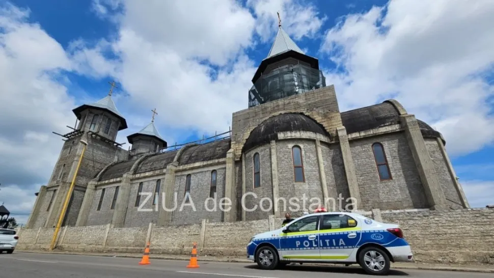 Adolescent de 17 ani, în stare gravă la spital după ce a căzut de pe turla unei biserici din Constanța. Băiatul efectua lucrări de reparații/ Captură foto