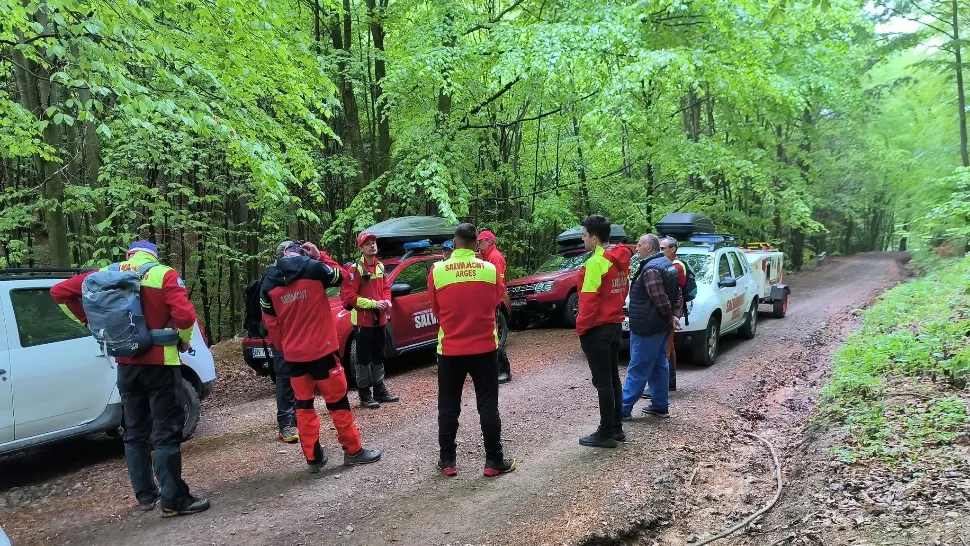 Bătrân dispărut, căutat de salvatorii montani din 3 județe, polițiști, voluntari și unități canine. Bărbatul a fost găsit MORT/Salvamont Brașov