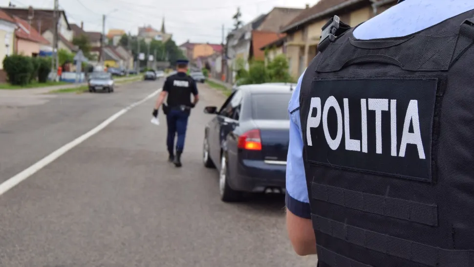Fost polițist din Sibiu, reținut pentru fraudarea sistemului RCA. Este acuzat că a generat polițe cu date false pentru a plăti mai puțin