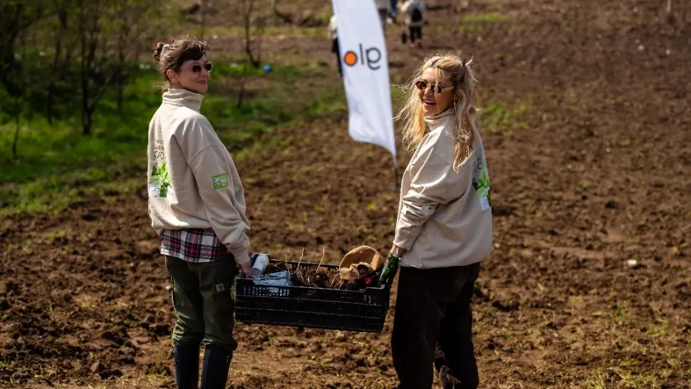 Promisiunea glo prinde rădăcini cu fiecare copac plantat! Peste 23.000 de copaci plantați în județele Buzău și Călărași, în cadrul campaniei ”Reciclăm & Plantăm Împreună!”