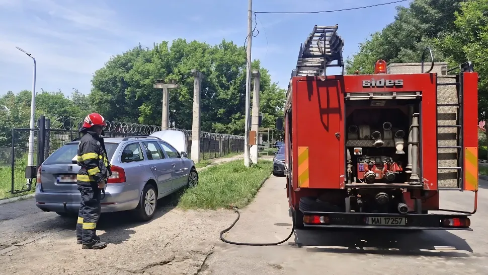 Accident rutier în Giurgiu: victima este un bărbat care a intrat cu mașina într-un autoturism parcat