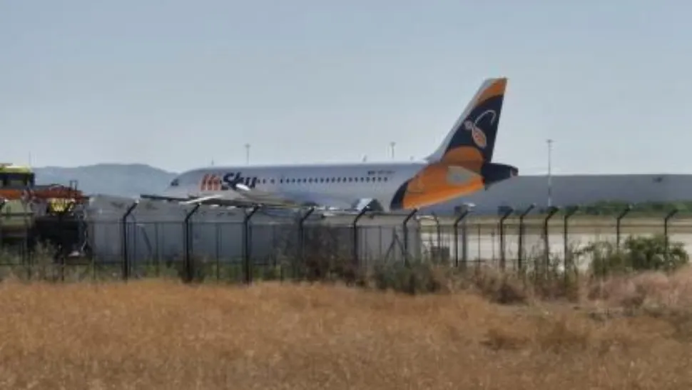 Cursă low cost Oradea – Londra, anulată. Ar putea fi afectat și un zbor spre București. Compania a invocat o defecțiune, pasagerii susțin că au fost păcăliți