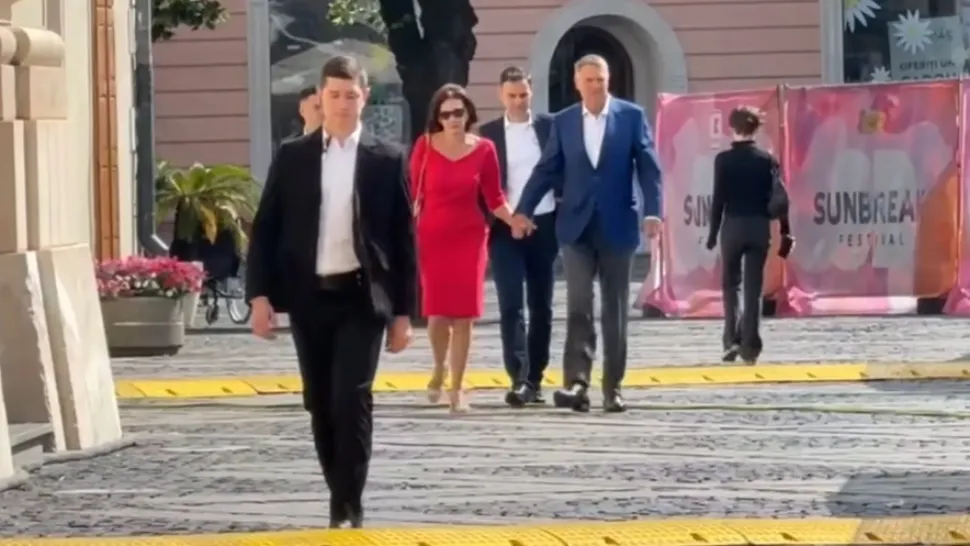 Iohannis, cu gărzile după el la slujba de Rusalii. Imagini incredibile / Captură video
