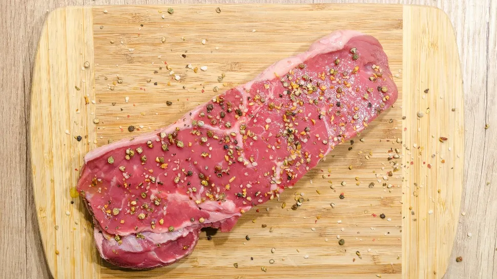 Tipul de carne asociat cu cancerul de colon. Explicația cercetătorilor