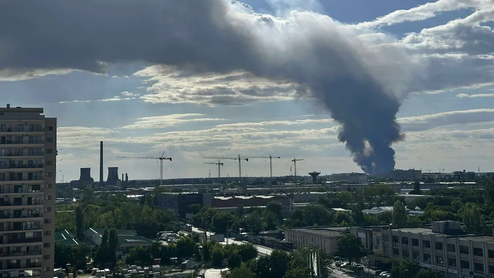Incendiu se vede și din Capitală. Foto/Captură video