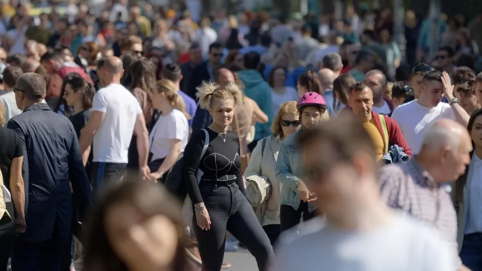 Ce este ultracrepidarianismul și cum se manifestă? Boala care face ravagii în 2025 și contaminează rețelele sociale 