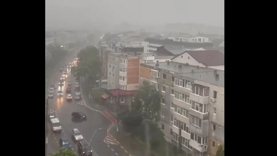 Piatra Neamț sub Cod Roșu de grindină și furtună. Foto/Captură video