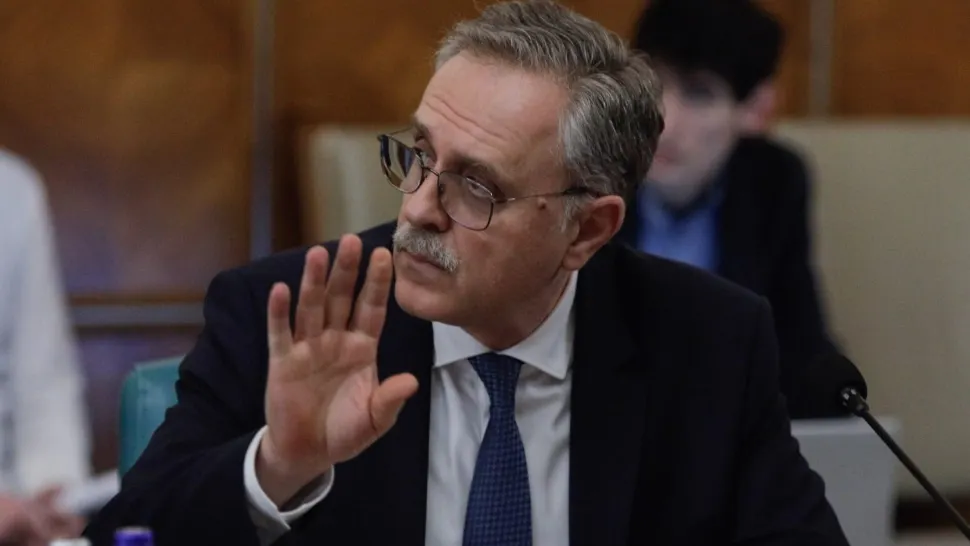 Fostul vicepreședinte ASF Cristian Roșu are soția angajată la comisia parlamentară care ar trebui să verifice Autoritatea