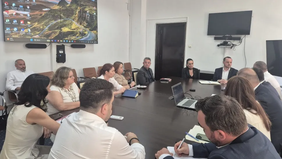 România dispune de suficiente stocuri de soluţii perfuzabile. FOTO: Facebook