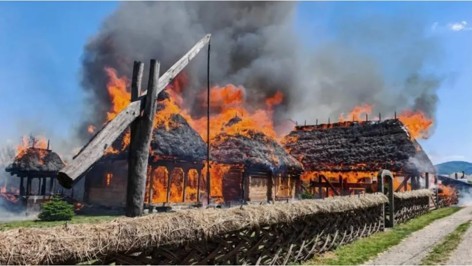 ”Casa Lupuţ” distusă într-un incendiu