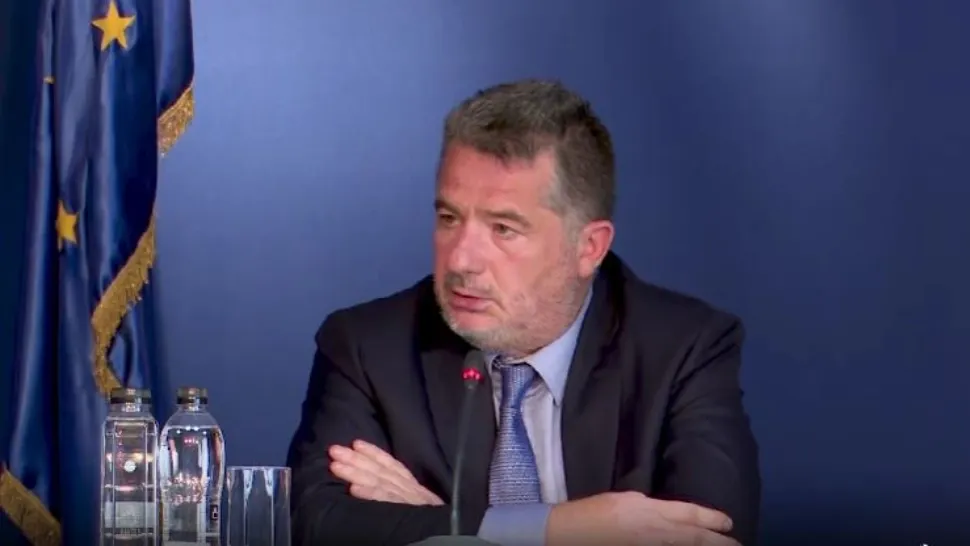 Salariul directorului milionar de la CFR Călători, cu case în Dubai, va fi redus cu 10%