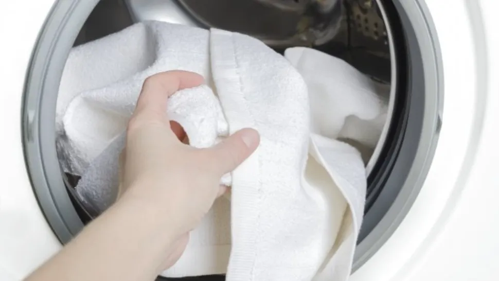 Metoda simplă și eficientă care îți albește prosoapele 