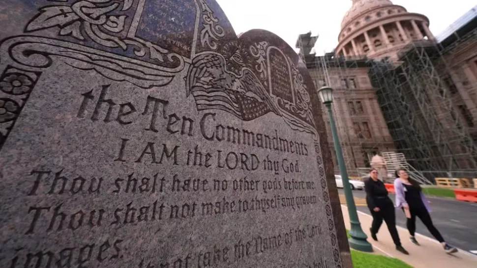 Un judecător a blocat o lege din Texas care impunea afișarea celor Zece Porunci biblice în școli
