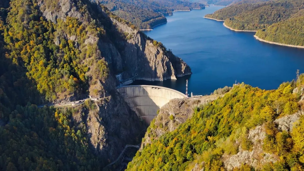 Lacul este golit pentru prima dată, după 50 de ani de la inagurarea barajului