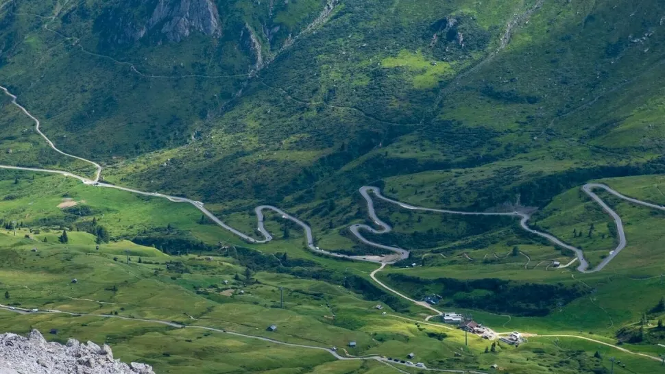 Aventură costisitoare: un turist este obligat să plătească peste 14.000 de euro după ce a fost salvat cu elicopterul
