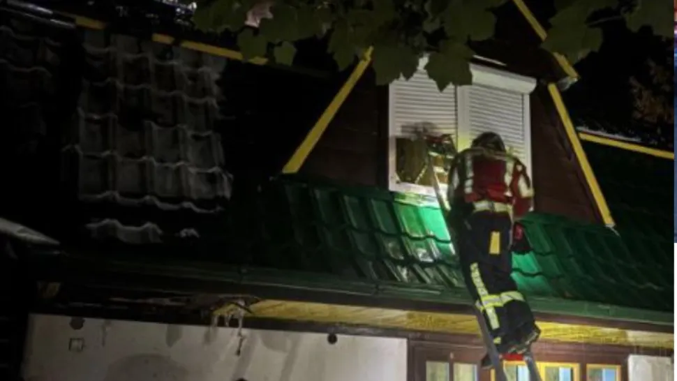 Șapte persoane, evacuate de urgență dintr-o pensiune cuprinsă de flăcări. Momente de panică în stațiunea Sovata