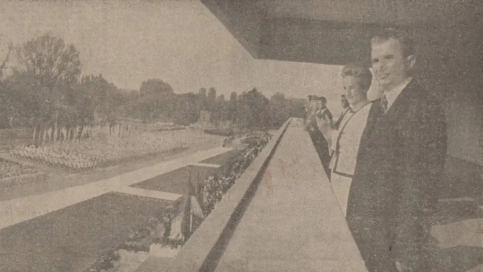 Ultima defilare de 23 August. Blestemul cuplului Ceaușescu a lovit și edificiul de la balconul căruia cei doi au urmărit ceremonia – FOTO