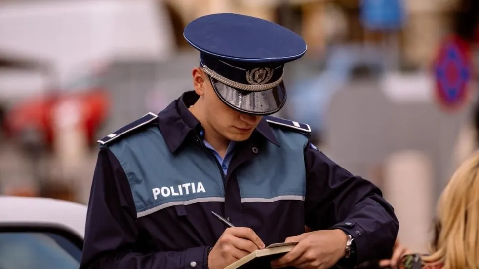 Un polițist de doar 20 de ani, găsit împușcat pe un teren din oraș
