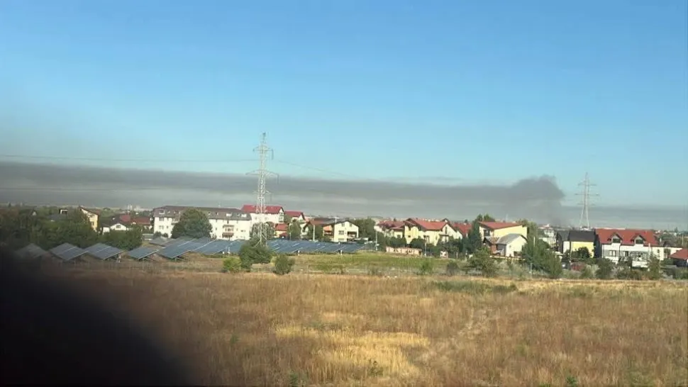 Poluare masivă în București din cauza incendiului de la „Dragonul Roșu”. Foto/IGSU