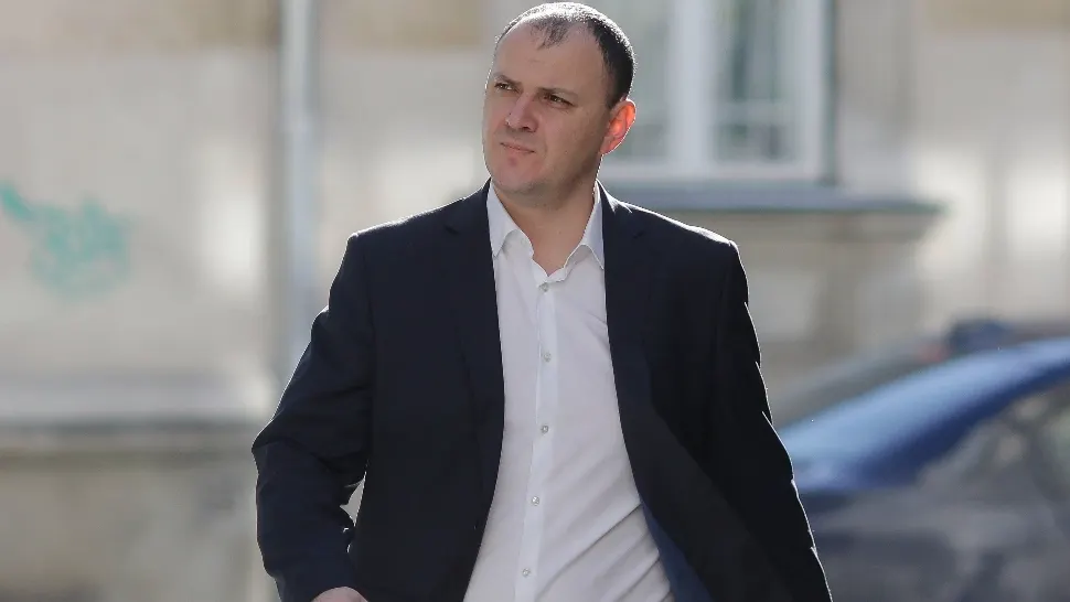 Fugarul Sebastian Ghiță mai scapă de un dosar. Fostul deputat era acuzat că a primit comisioane de aproape 6 milioane de euro