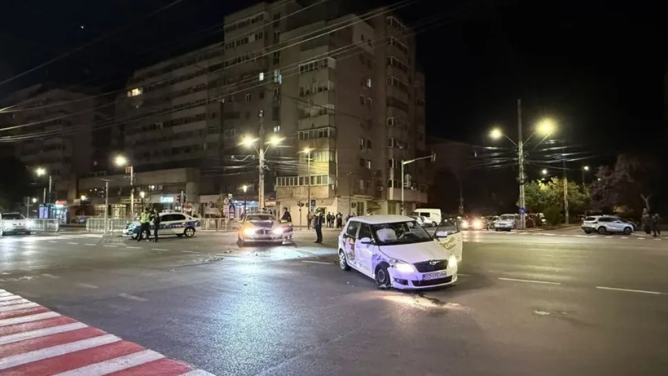 Autospecială de poliție implicată într-un accident rutier pe un bulevard din Buzău