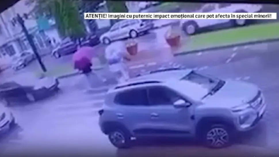 Două eleve au fost lovite cu mașina pe trecerea de pietoni. Șoferul nu a oprit la timp