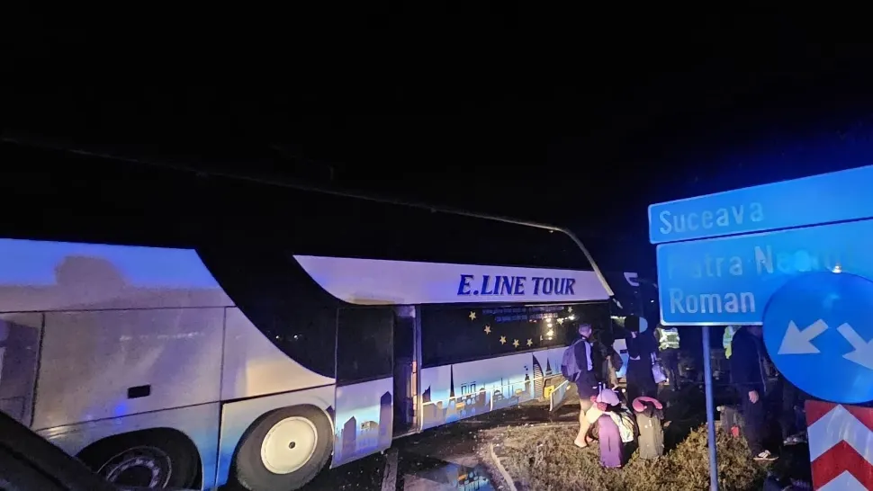 În urma accidentului rutier, au rezultat 5 victime conștiente. Patru adulți si un minor.