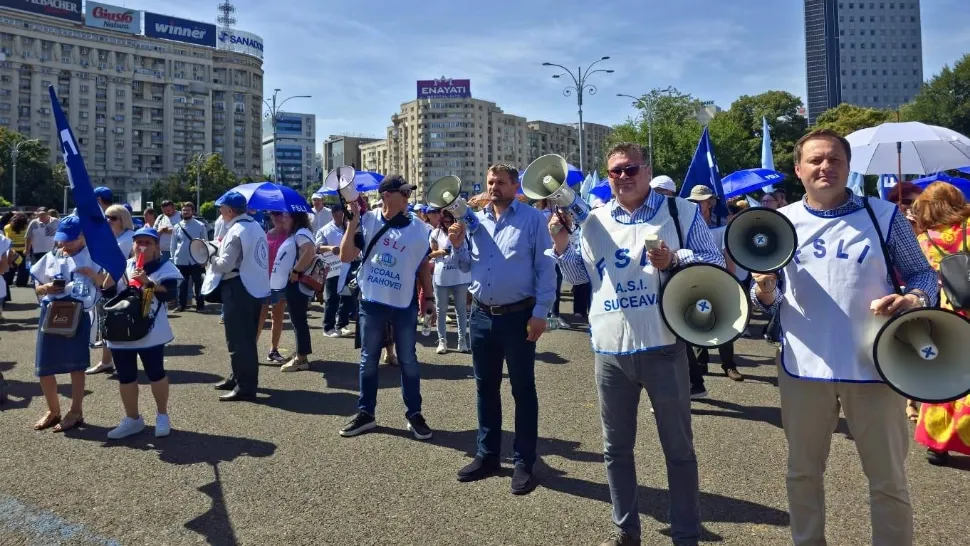 Profesorii nu cedează: o lună de grevă la ușa Guvernului și a ministrului Educației. Executivul Bolojan îi ignoră pe dascăli/ FSLI Romania