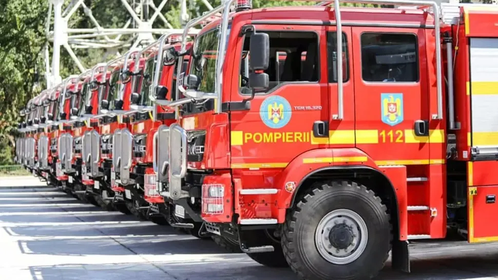 Explozie urmată de incendiu într-o casă din Timișoara. Un bărbat a ajuns la spital cu arsuri