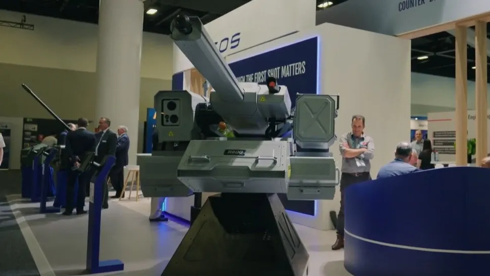 Arma laser, capabilă să doboare între 20 și 50 de drone pe minut cu o putere scalabilă până la 150 kW. Foto/Captură video