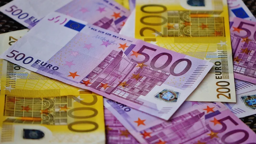 Reținut de DNA după ce ar fi cerut 180.000 de euro pentru a „aranja” o decizie la Tribunalul București
