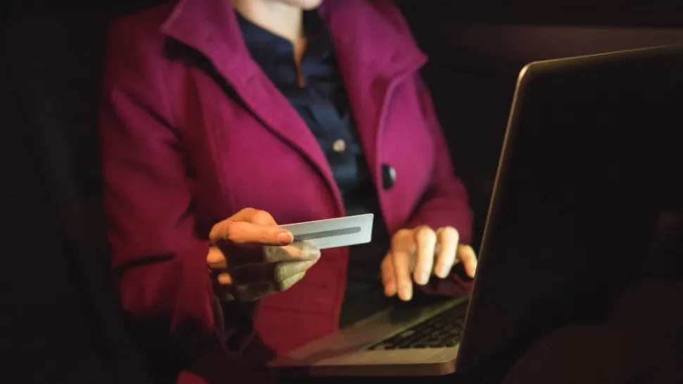 Noua schemă online care goleşte cardurile românilor