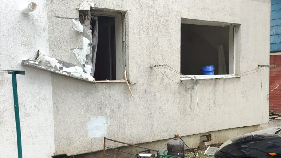 Un bărbat de 65 de ani a fost dus la spital. Foto/ISU