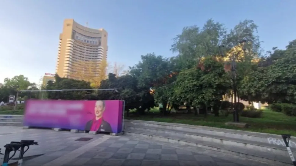 Reclame ilegale în București. Autoritățile ridică din umeri: de ce se dau jos atât de greu panourile?