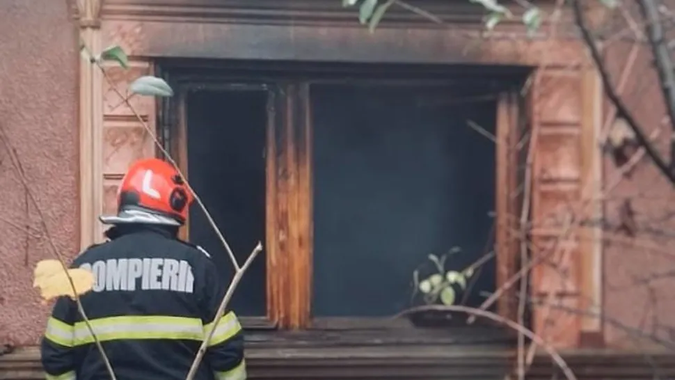 Sfârșit cumplit pentru un bărbat! A fost găsit decedat după ce casa i-a fost cuprinsă de flăcări