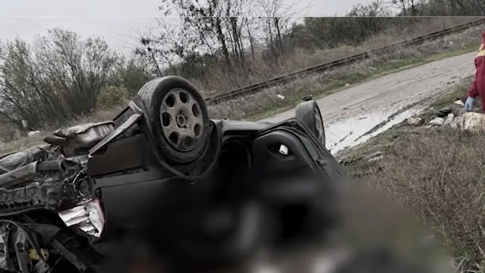 Una dintre persoane este conștientă și a fost preluată de ambulanță