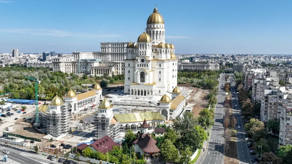Modificare a programului de viziare al Catedralei Naționale, după sfârșirea pelerinajului cu ocazia sfințirii picturii interioare