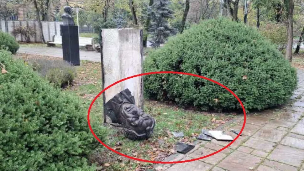 Polițiștii timișoreni, în alertă. Mai multe statui ale personalităților din Banat, vandalizate în Parcul Central/ Captură foto