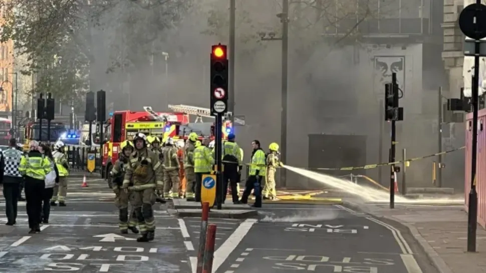 Incendiu puternic miercuri dimineață într-un tunel de utilități din zona centrală a Londrei