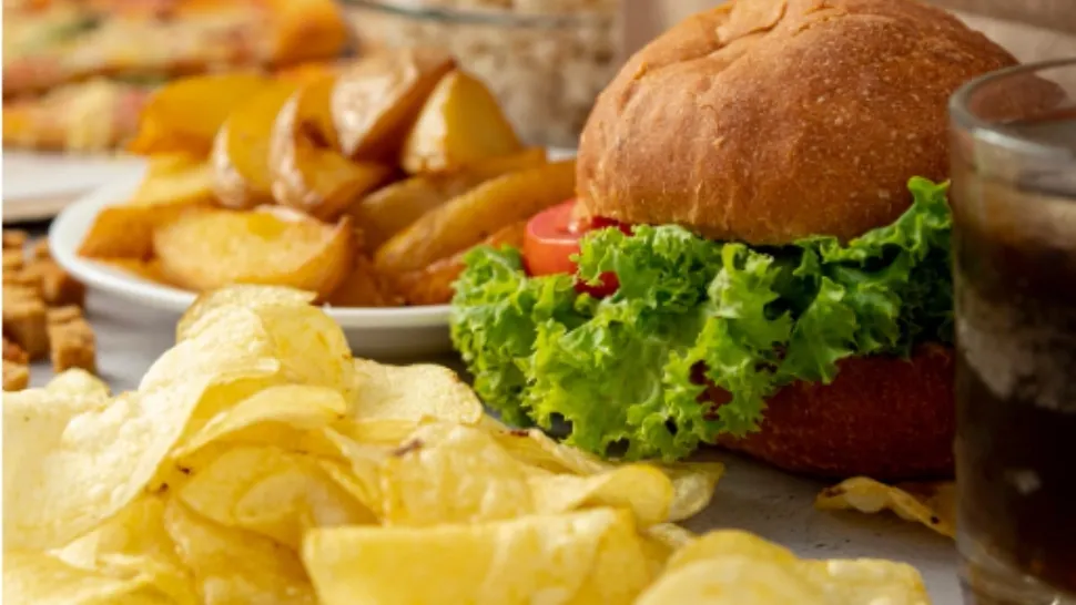 Alimentele care nu trebuie consumate niciodata seara. Despre ce este vorba și ce se poate întâmpla în caz contrar
