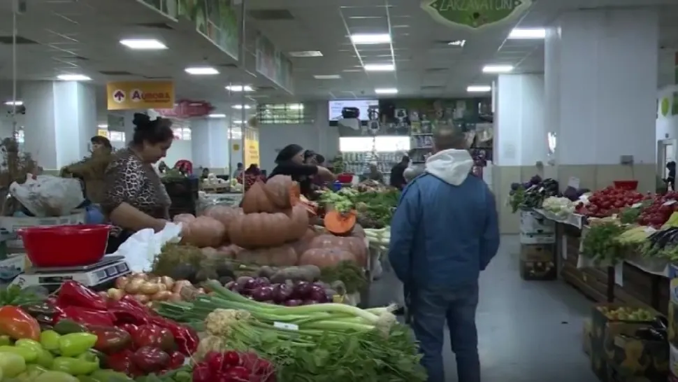 Românii nu mai fac față prețurilor. Inflația a atins 9,8%