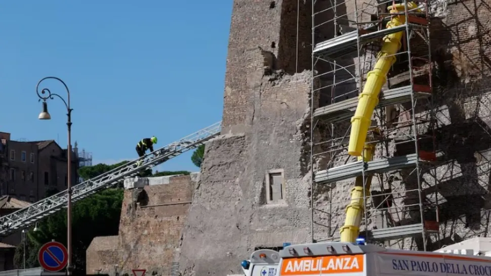 Momente de panică în centrul Romei. Turnul Conti s-a prăbușit parțial
