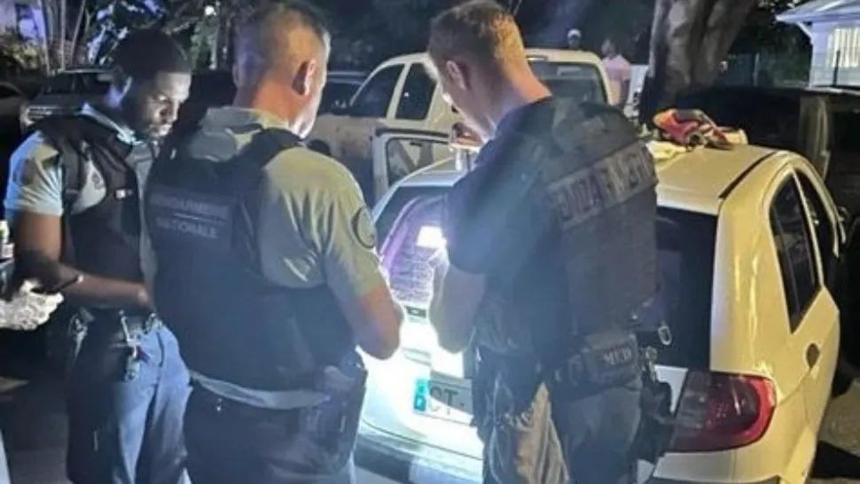 10 morți după ce o mașină a intrat în mulțime la o piață de Crăciun în Guadelupa. Foto:X