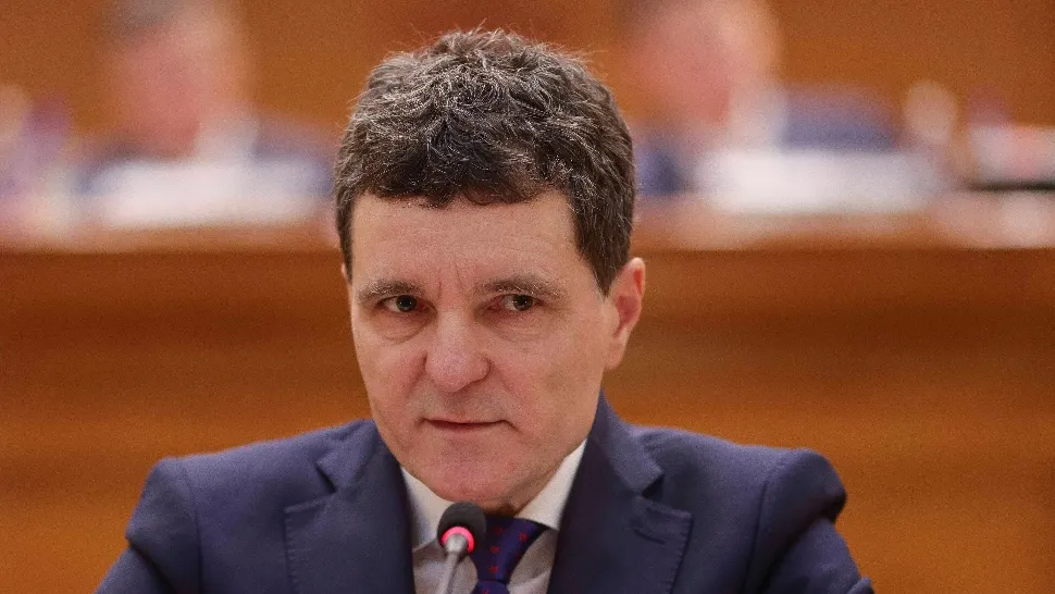 Nicușor Dan a promulgat legea pensiilor speciale.