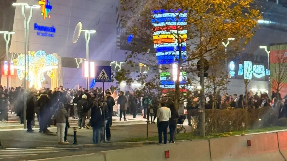 Incendiu la Mall Promenada din București