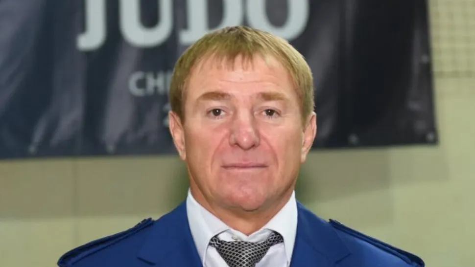 Fostul șef de la judo ar fi obținut bani prin șantaj și violență